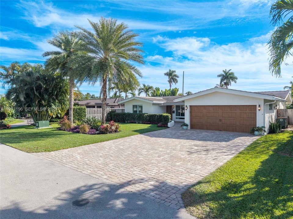 На продажу: $1,250,000 (3 спален, 2 ванн, 1824 Квадратных фут)