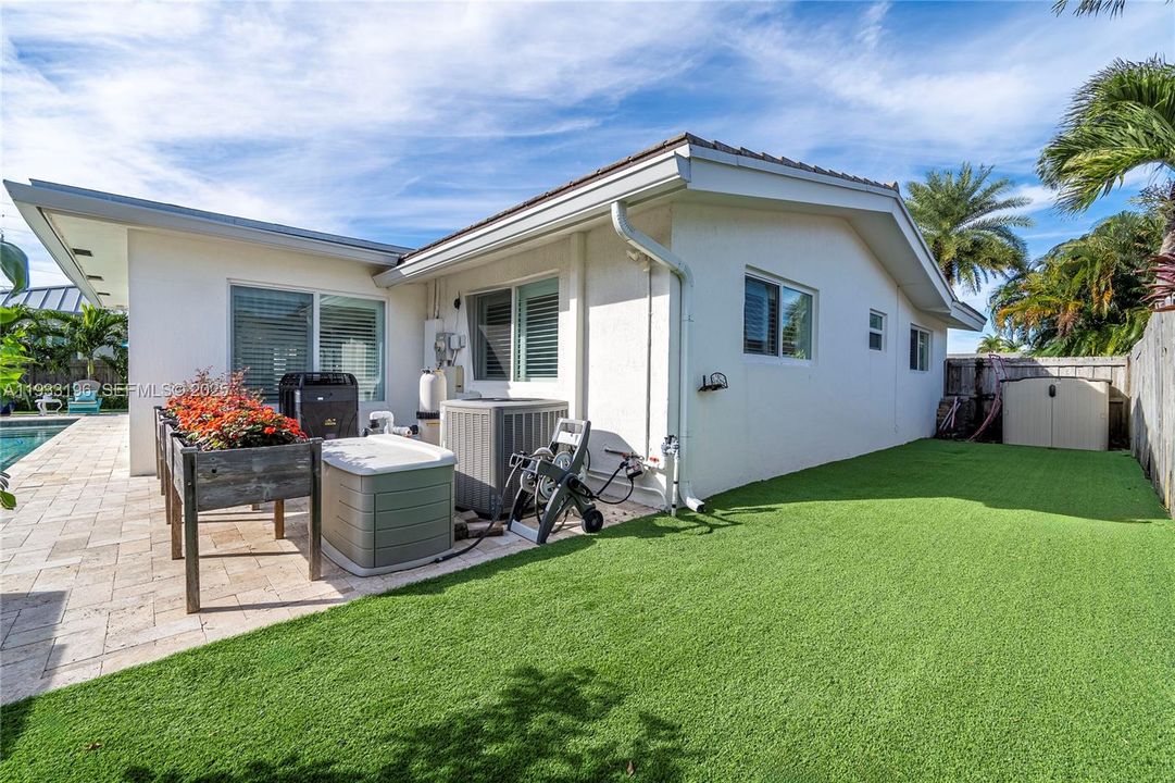 На продажу: $1,250,000 (3 спален, 2 ванн, 1824 Квадратных фут)