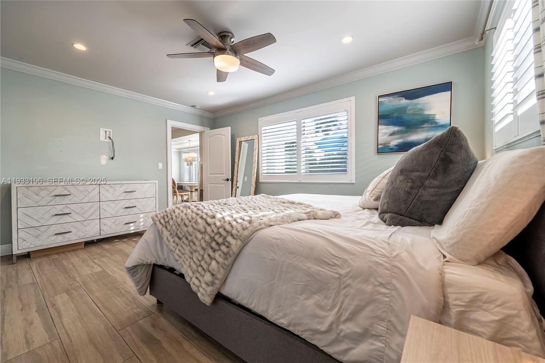 На продажу: $1,250,000 (3 спален, 2 ванн, 1824 Квадратных фут)