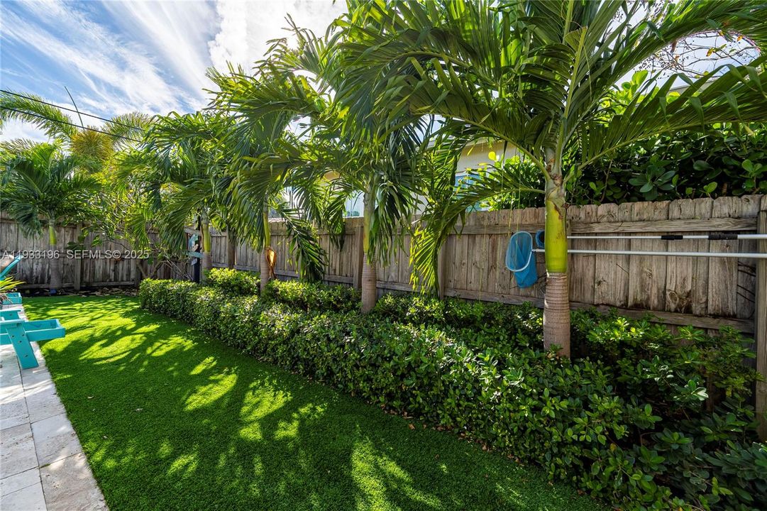 На продажу: $1,250,000 (3 спален, 2 ванн, 1824 Квадратных фут)