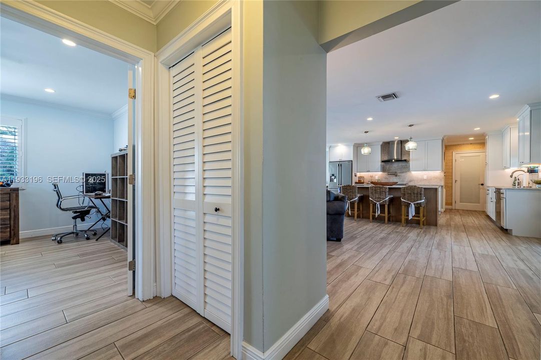 На продажу: $1,250,000 (3 спален, 2 ванн, 1824 Квадратных фут)