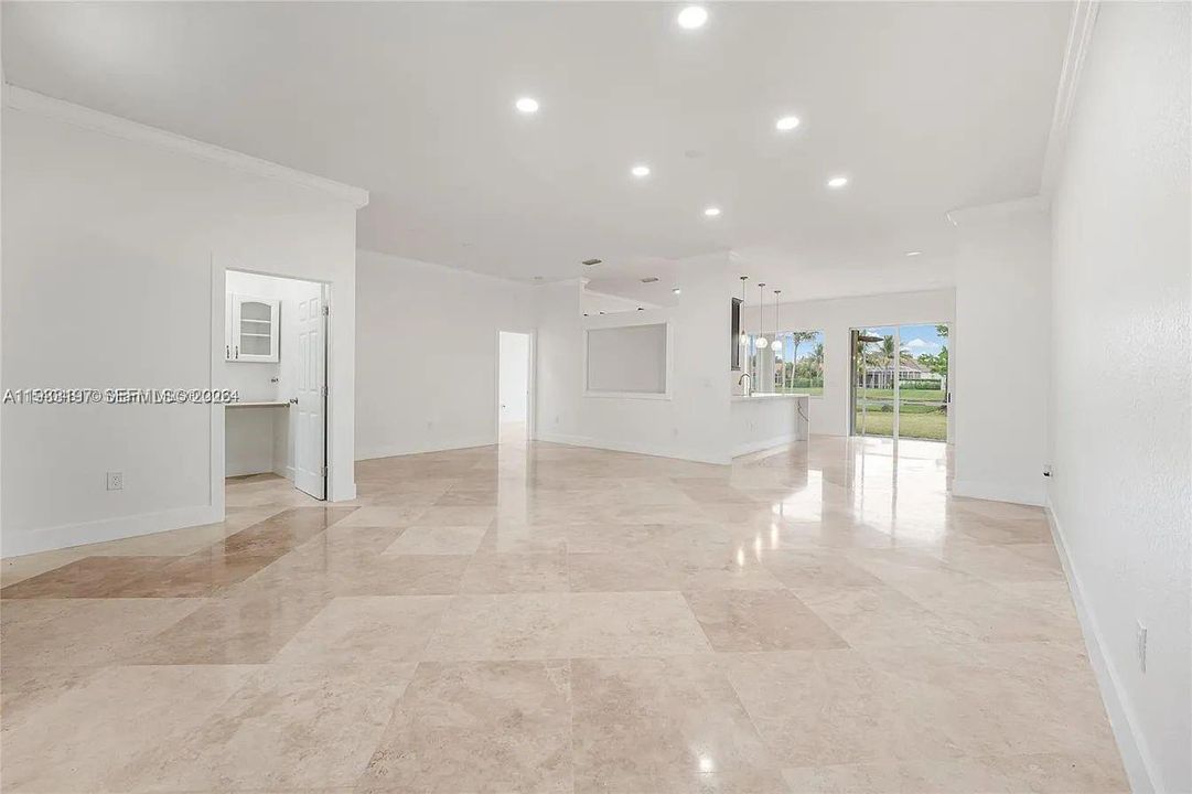 На продажу: $575,000 (4 спален, 3 ванн, 0 Квадратных фут)