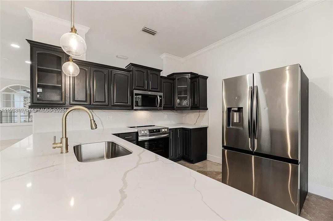 На продажу: $575,000 (4 спален, 3 ванн, 0 Квадратных фут)