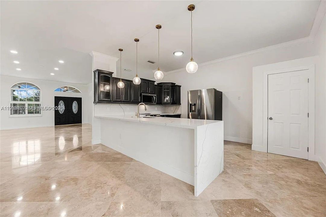 На продажу: $575,000 (4 спален, 3 ванн, 0 Квадратных фут)