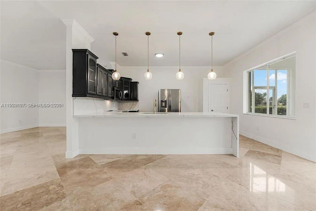 На продажу: $575,000 (4 спален, 3 ванн, 0 Квадратных фут)