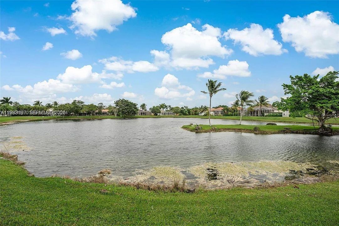 На продажу: $575,000 (4 спален, 3 ванн, 0 Квадратных фут)