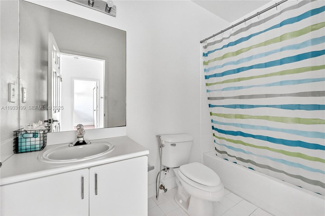 For Rent: $2,750 (4 beds, 3 baths, 1765 Square Feet)