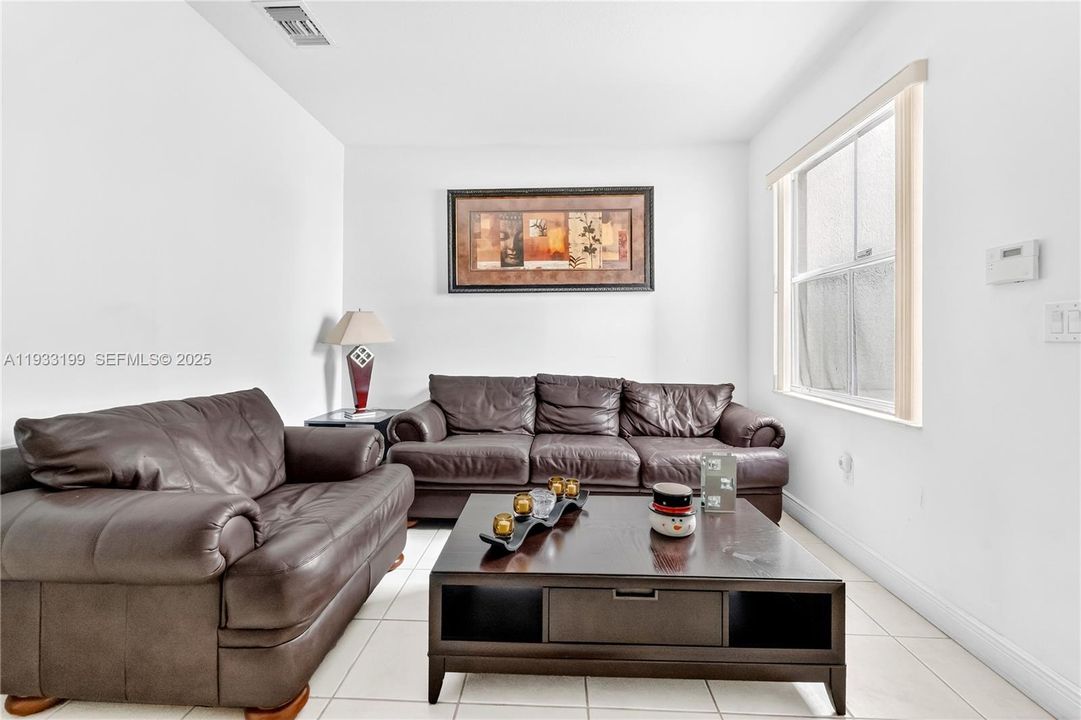 For Rent: $2,750 (4 beds, 3 baths, 1765 Square Feet)