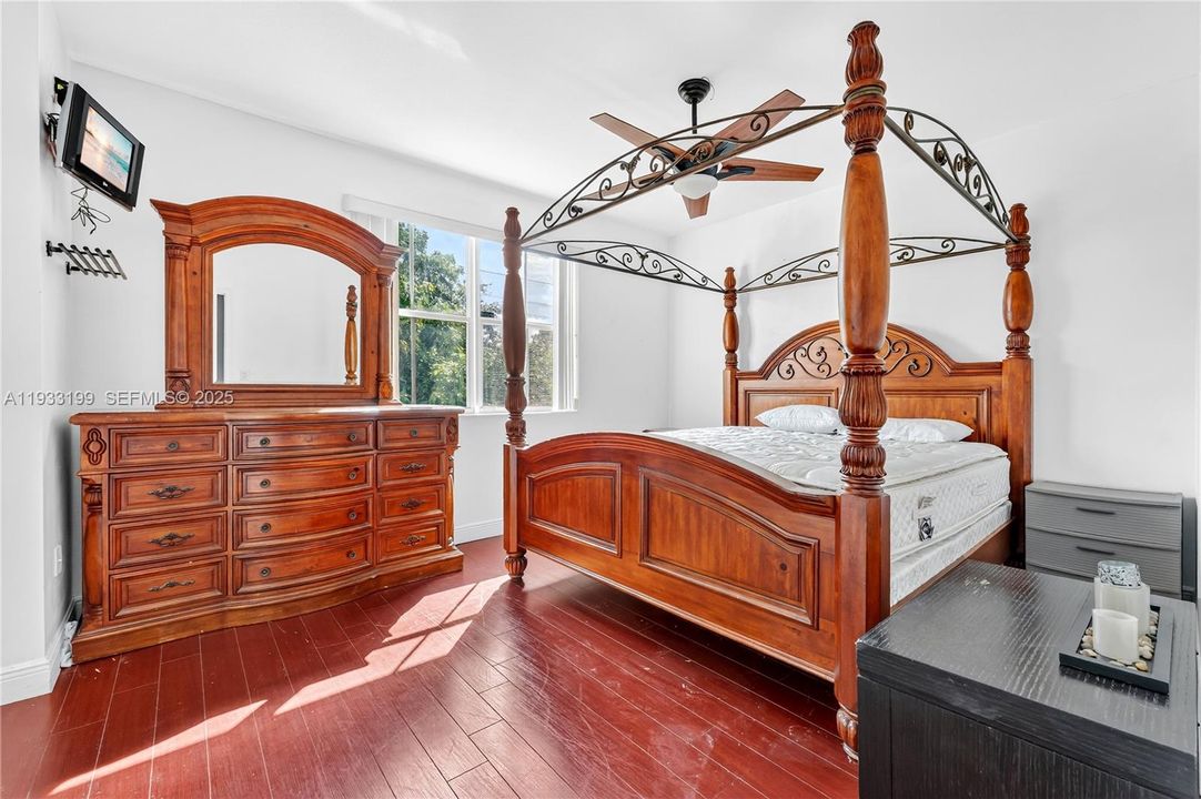 For Rent: $2,750 (4 beds, 3 baths, 1765 Square Feet)