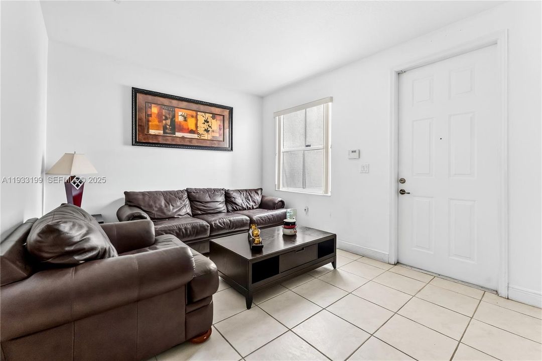 For Rent: $2,750 (4 beds, 3 baths, 1765 Square Feet)