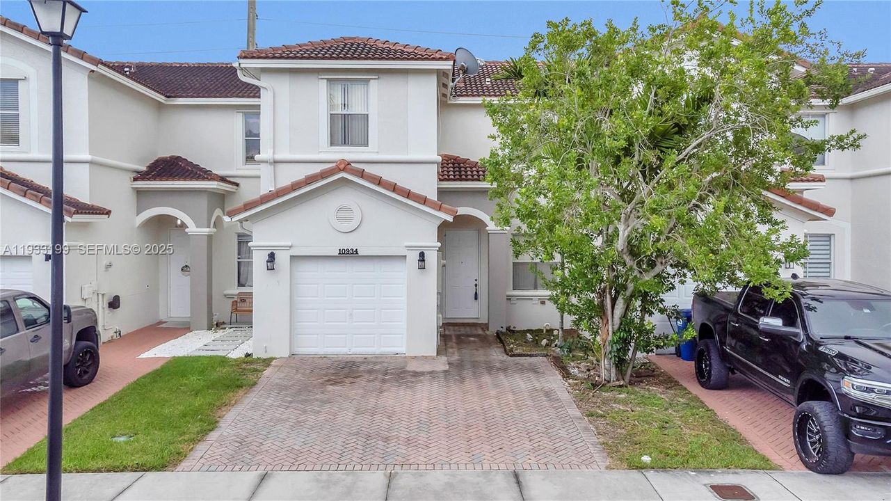 For Rent: $2,750 (4 beds, 3 baths, 1765 Square Feet)