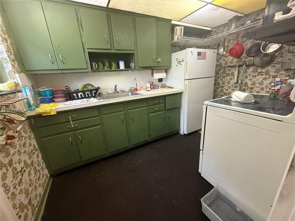 For Sale: $509,000 (2 beds, 1 baths, 1110 Square Feet)