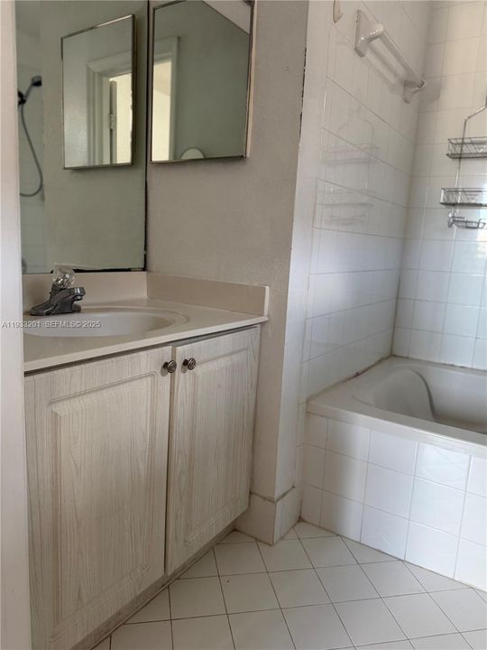 出租: $2,900 (3 贝兹, 2 浴室, 1364 平方英尺)