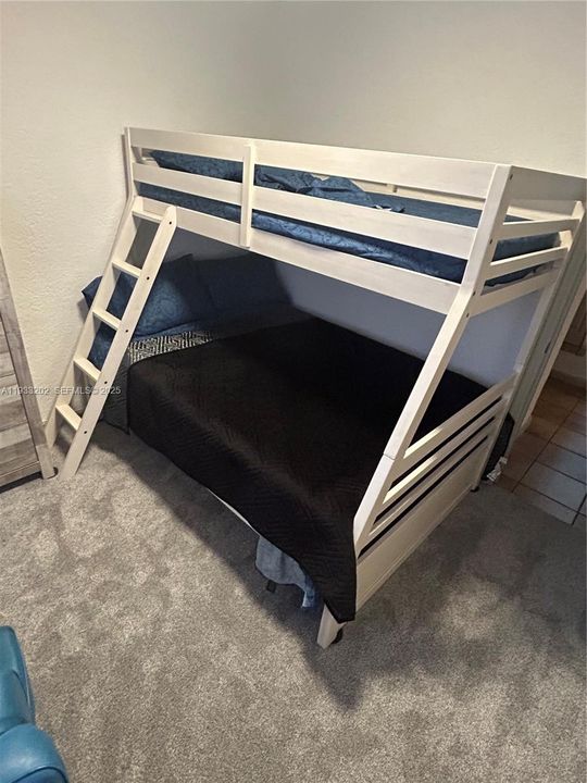 For Rent: $3,200 (3 beds, 1 baths, 900 Square Feet)