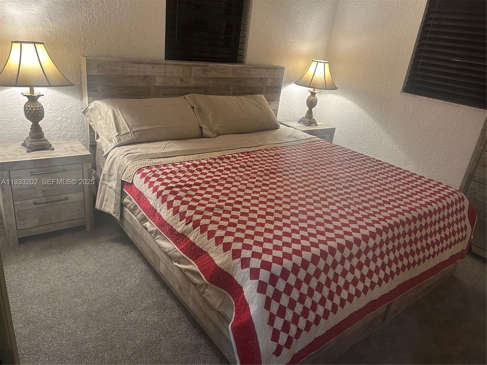 For Rent: $3,200 (3 beds, 1 baths, 900 Square Feet)