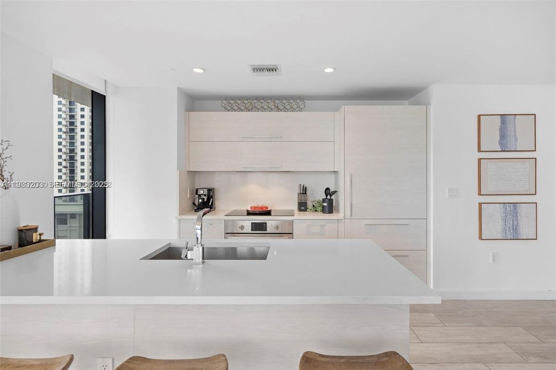 For Rent: $6,200 (2 beds, 2 baths, 1121 Square Feet)