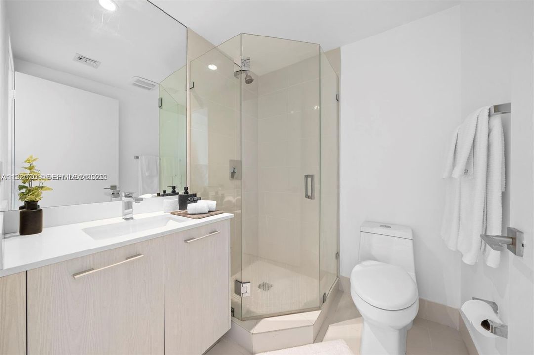 For Rent: $6,200 (2 beds, 2 baths, 1121 Square Feet)