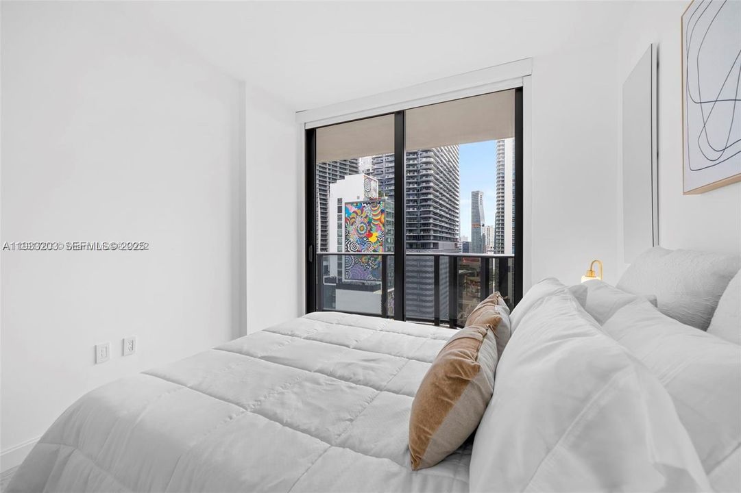 For Rent: $6,200 (2 beds, 2 baths, 1121 Square Feet)