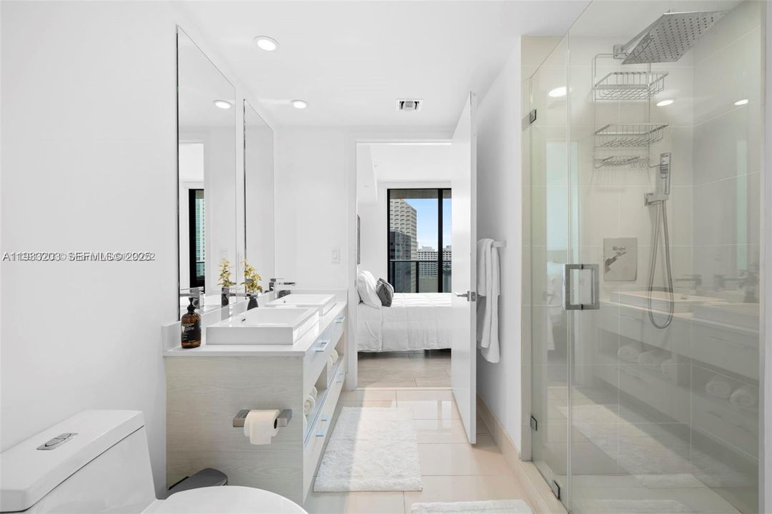 For Rent: $6,200 (2 beds, 2 baths, 1121 Square Feet)