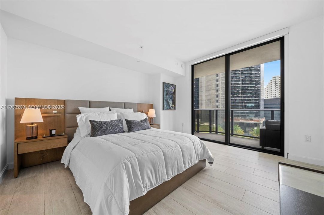 For Rent: $6,200 (2 beds, 2 baths, 1121 Square Feet)