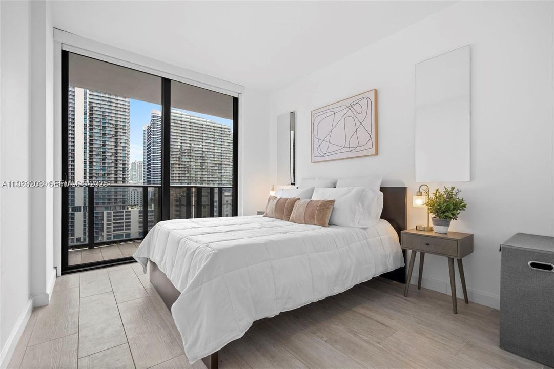 For Rent: $6,200 (2 beds, 2 baths, 1121 Square Feet)