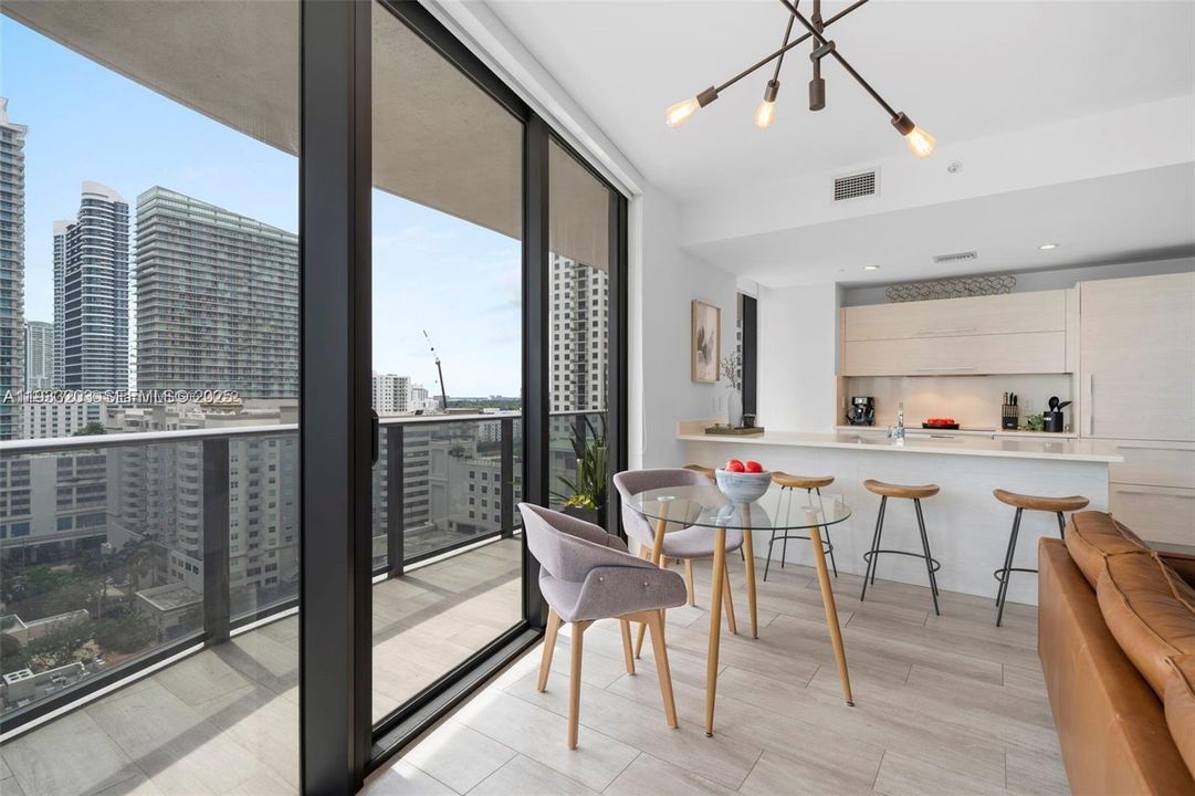 For Rent: $6,200 (2 beds, 2 baths, 1121 Square Feet)