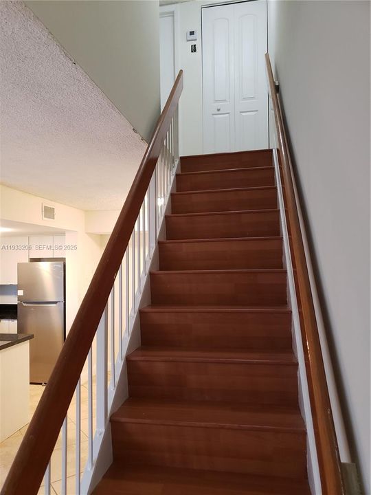 For Rent: $2,400 (2 beds, 2 baths, 859 Square Feet)