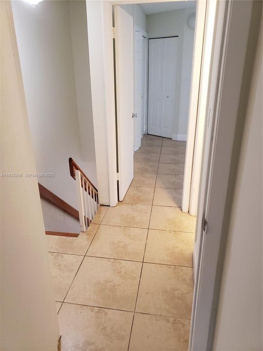 For Rent: $2,400 (2 beds, 2 baths, 859 Square Feet)