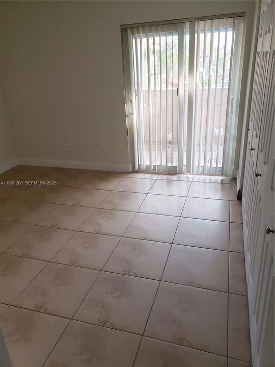 For Rent: $2,400 (2 beds, 2 baths, 859 Square Feet)