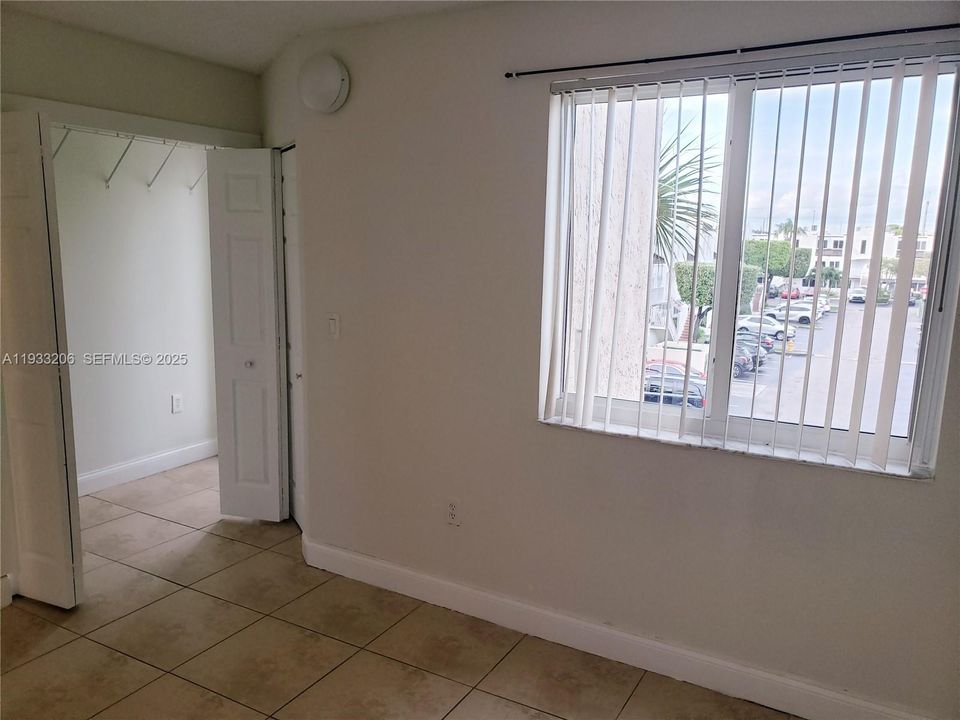 For Rent: $2,400 (2 beds, 2 baths, 859 Square Feet)