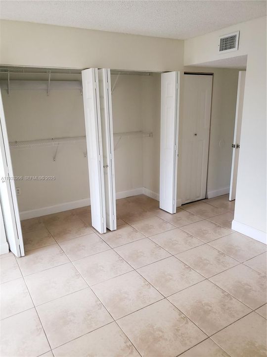 For Rent: $2,400 (2 beds, 2 baths, 859 Square Feet)