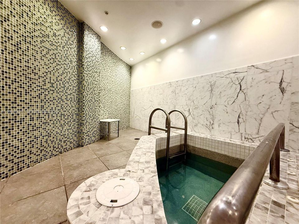 出租: $4,200 (2 贝兹, 2 浴室, 1363 平方英尺)