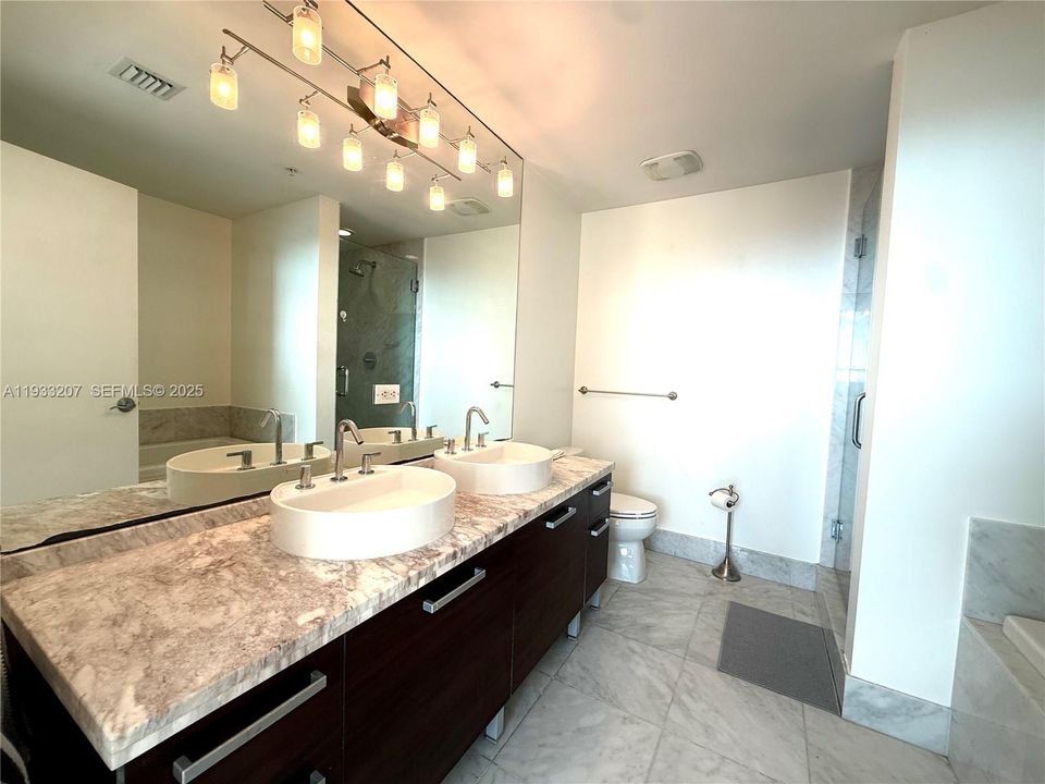 出租: $4,200 (2 贝兹, 2 浴室, 1363 平方英尺)