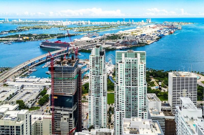 出租: $4,200 (2 贝兹, 2 浴室, 1363 平方英尺)