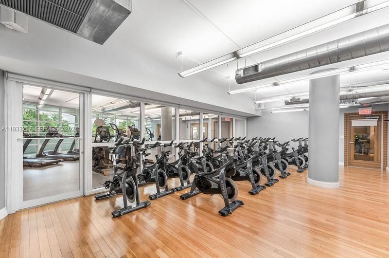 出租: $4,200 (2 贝兹, 2 浴室, 1363 平方英尺)