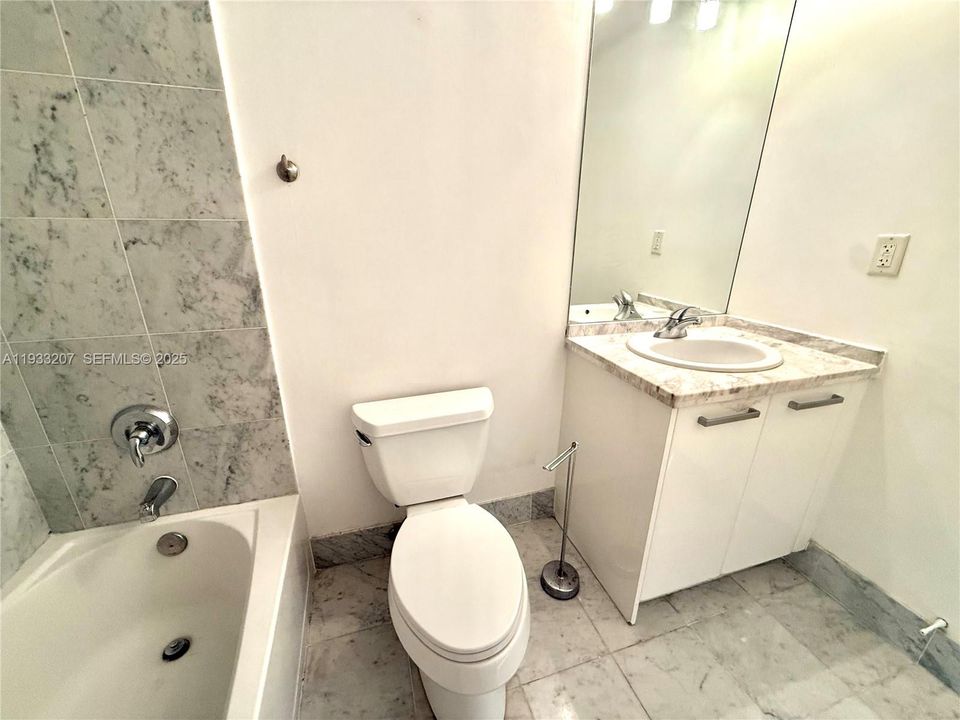 出租: $4,200 (2 贝兹, 2 浴室, 1363 平方英尺)