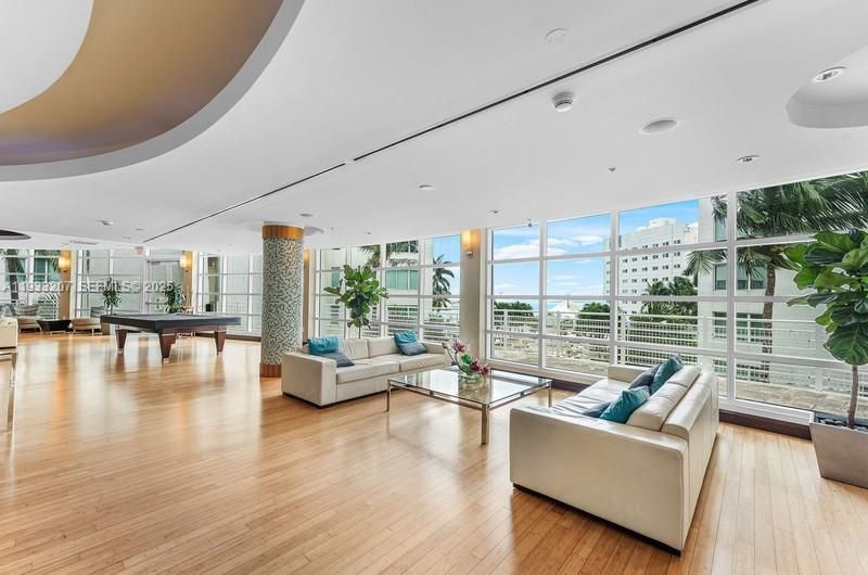 出租: $4,200 (2 贝兹, 2 浴室, 1363 平方英尺)