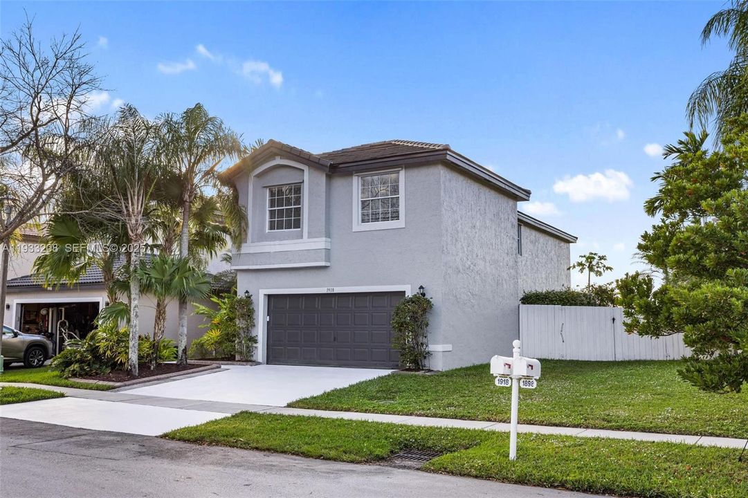 For Sale: $749,000 (5 beds, 2 baths, 2347 Square Feet)