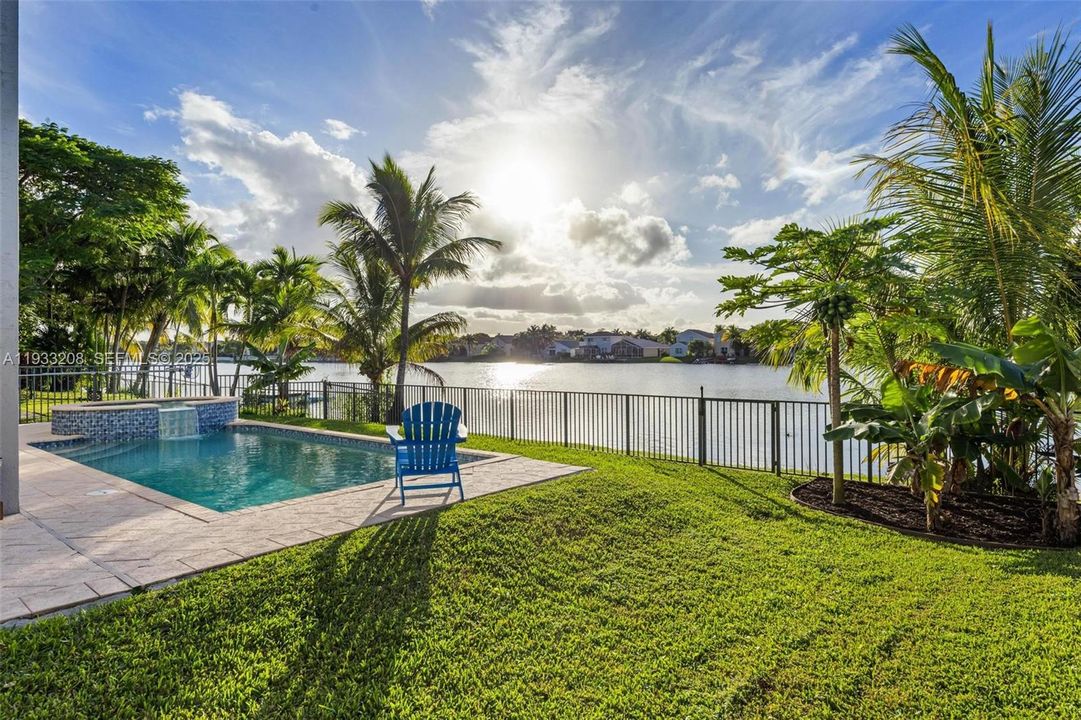 For Sale: $749,000 (5 beds, 2 baths, 2347 Square Feet)