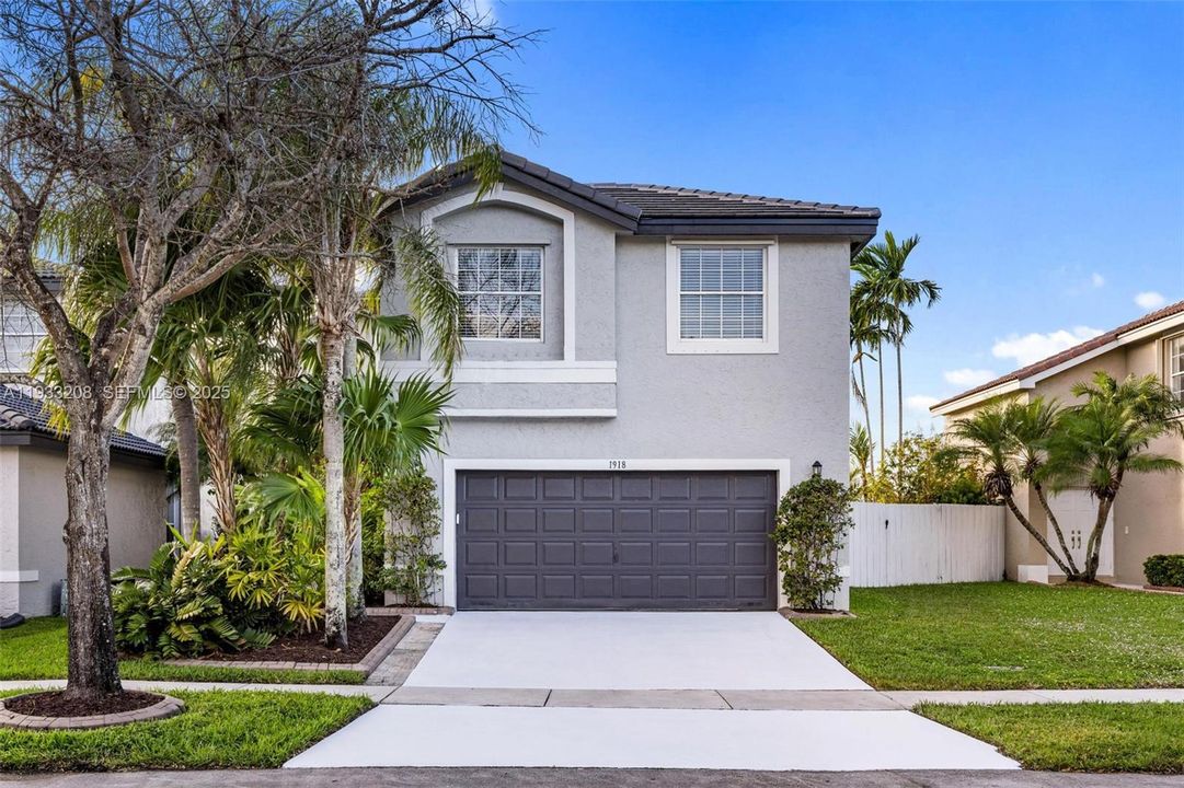 For Sale: $749,000 (5 beds, 2 baths, 2347 Square Feet)