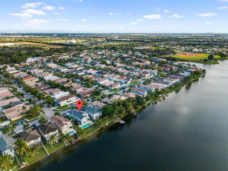 For Sale: $749,000 (5 beds, 2 baths, 2347 Square Feet)