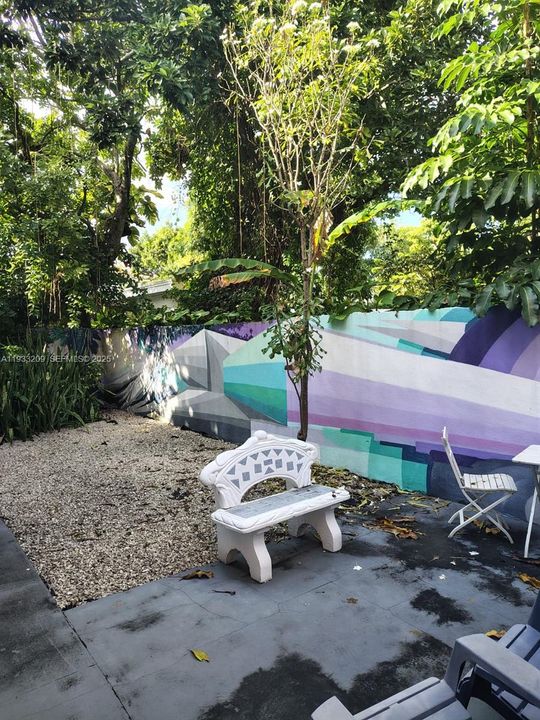 出租: $1,700 (1 贝兹, 1 浴室, 800 平方英尺)