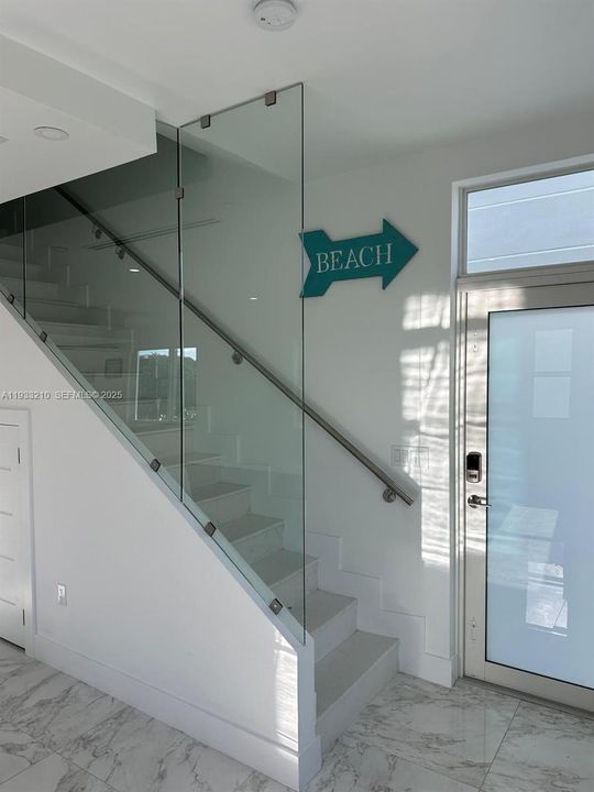 En Venta: $949,000 (3 camas, 3 baños, 1744 Pies cuadrados)