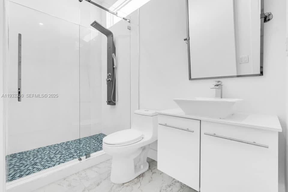 En Venta: $949,000 (3 camas, 3 baños, 1744 Pies cuadrados)