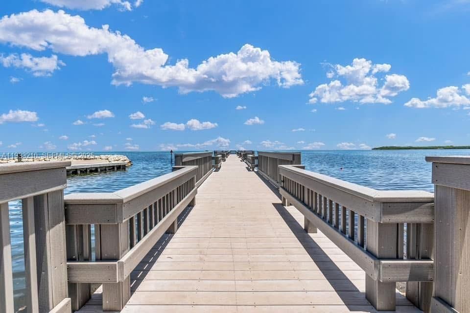 En Venta: $949,000 (3 camas, 3 baños, 1744 Pies cuadrados)