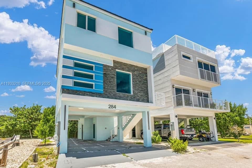 En Venta: $949,000 (3 camas, 3 baños, 1744 Pies cuadrados)