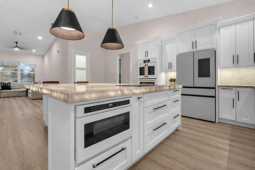 For Sale: $875,000 (4 beds, 2 baths, 2047 Square Feet)