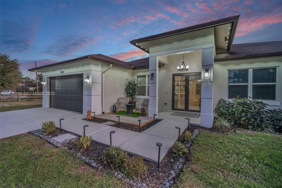 For Sale: $875,000 (4 beds, 2 baths, 2047 Square Feet)