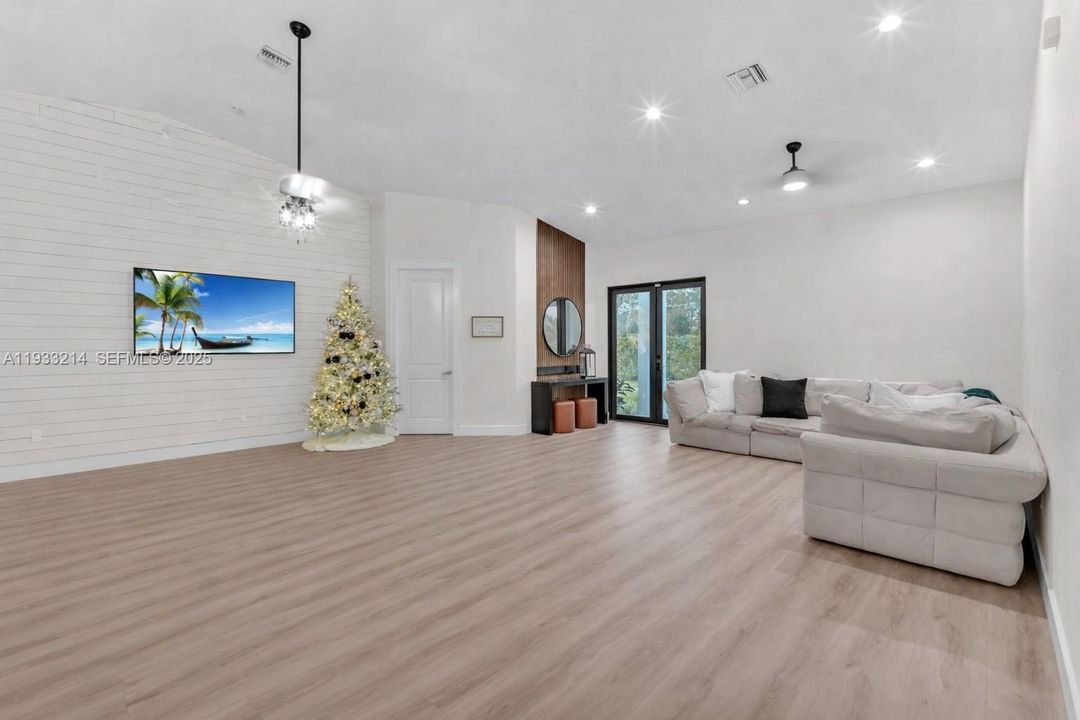 For Sale: $875,000 (4 beds, 2 baths, 2047 Square Feet)