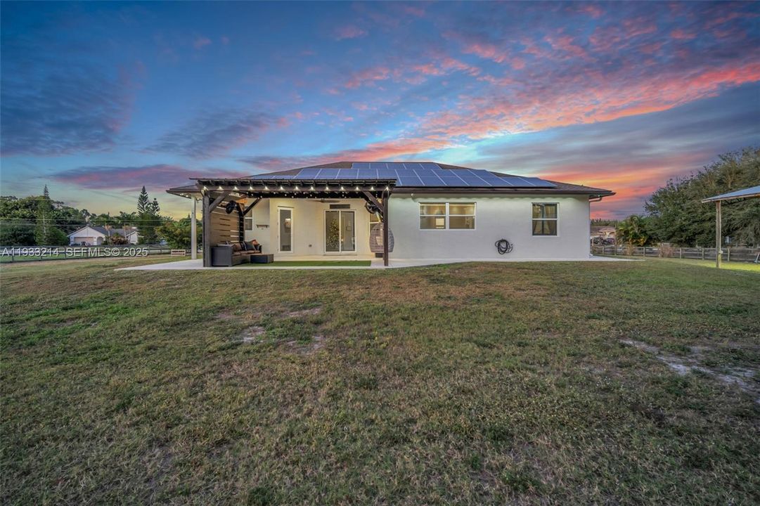 For Sale: $875,000 (4 beds, 2 baths, 2047 Square Feet)